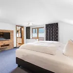 Aparthotel Der Berghof 3*